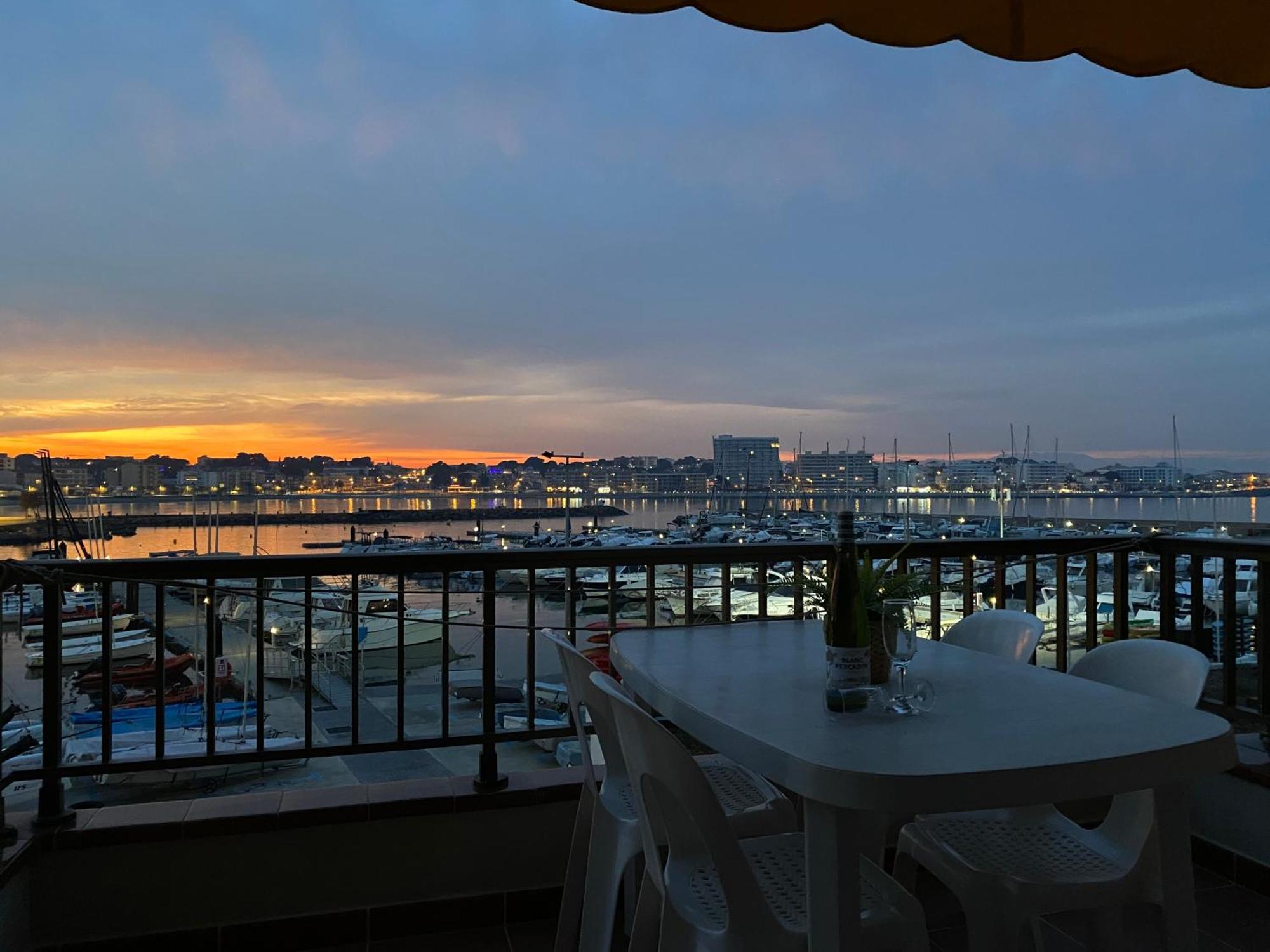 Precioso Apartamento En Primera Linea De Mar L' Escala Buitenkant foto
